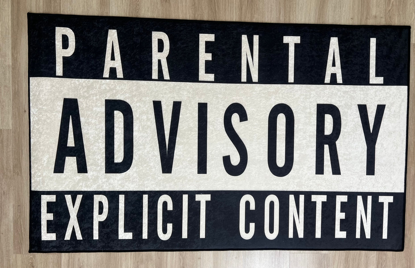 Explict Content Halı